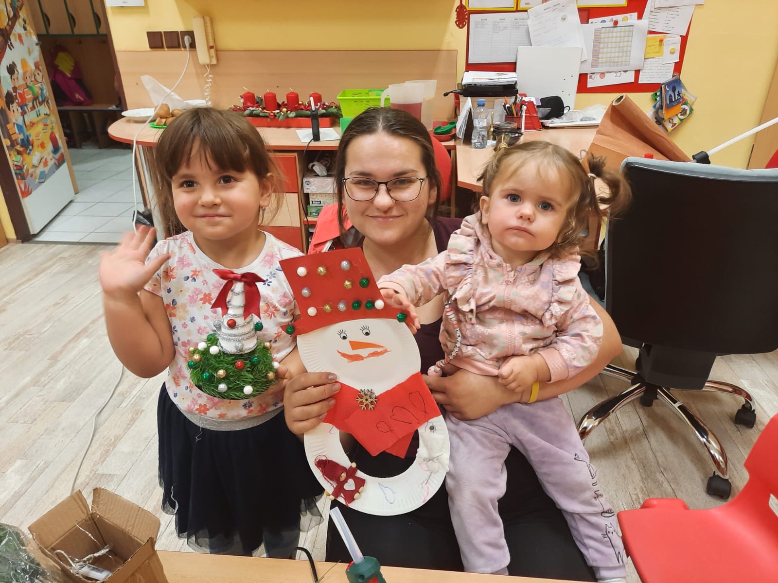 Vánoční tvoření s rodiči ve třidě slůňat
