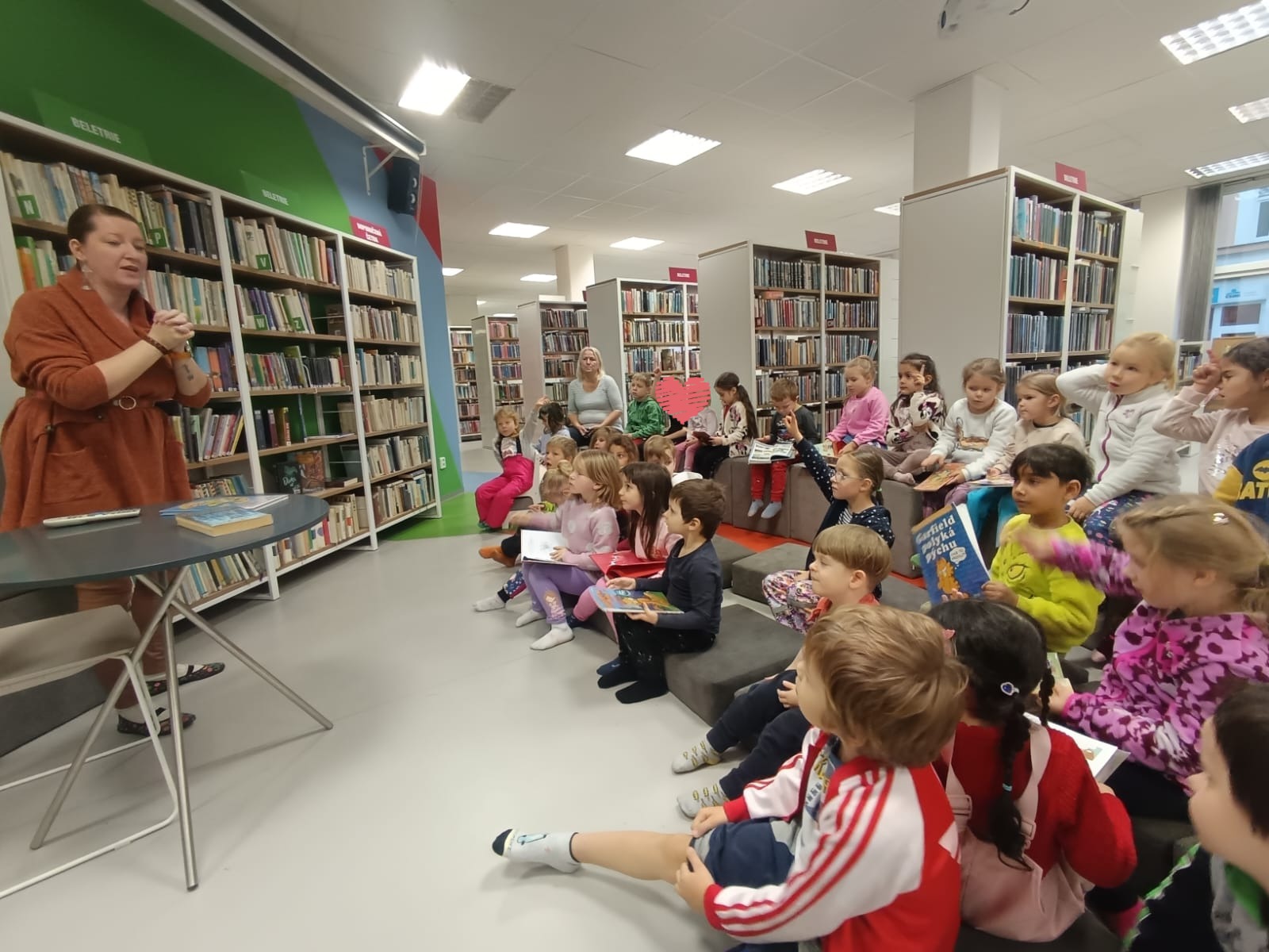 Návštěva a prohlídka knihovny s programem